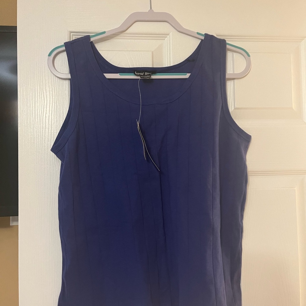Que Blue Sleeveless Tank Top